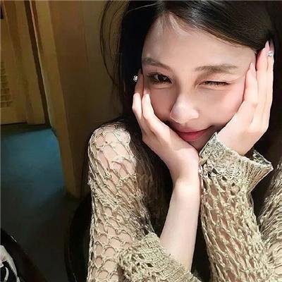 两个人一双手